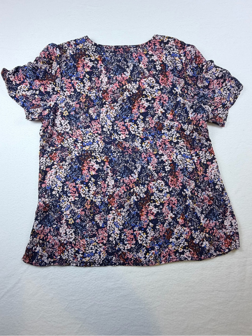 Maurices Navy Blue Floral Short Sleeve Scoop Neck Ruched Puff Sleeve Top Size M - Picture 8 of 9